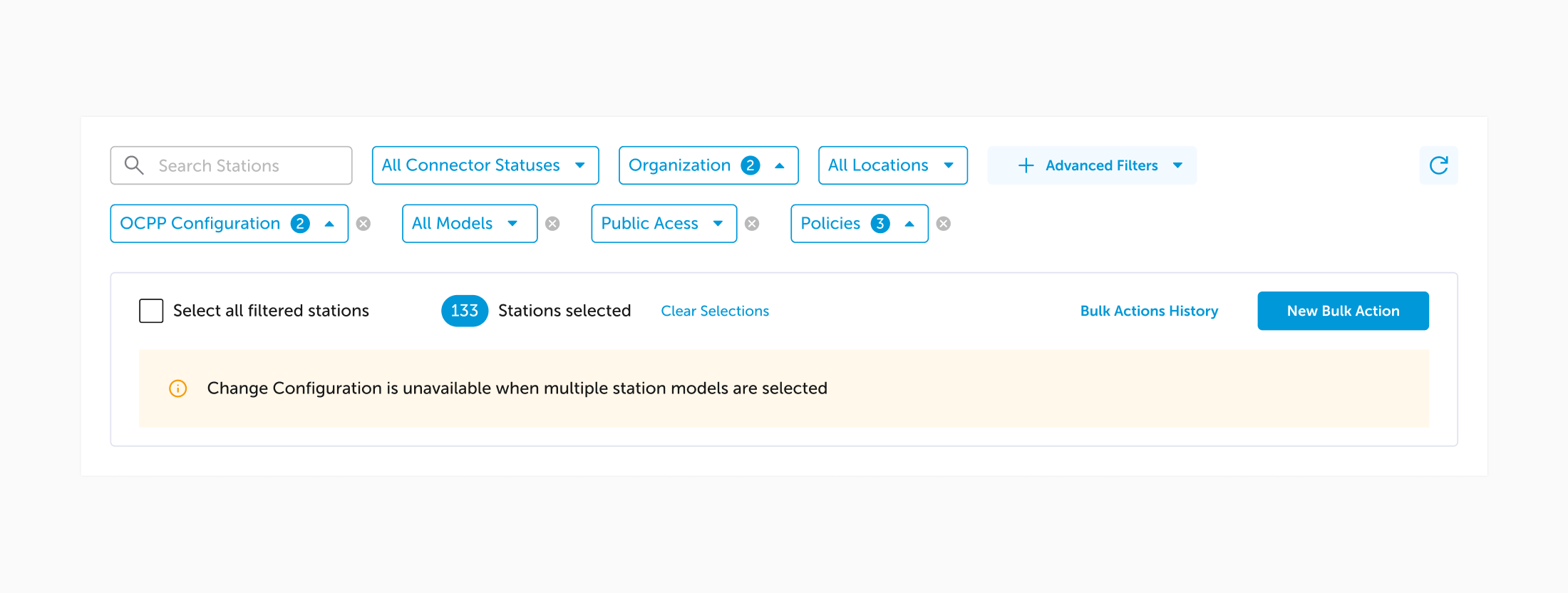 Station list filtered by OCPP configuration, models, public access and policies, with 133 stations selected for a bulk action and a warning that changing configuration is unavailable across multiple station models